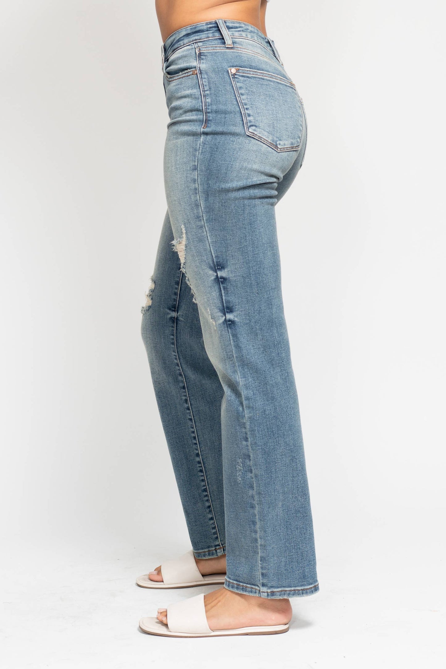 Judy Blue: The Maggie Straight Jean