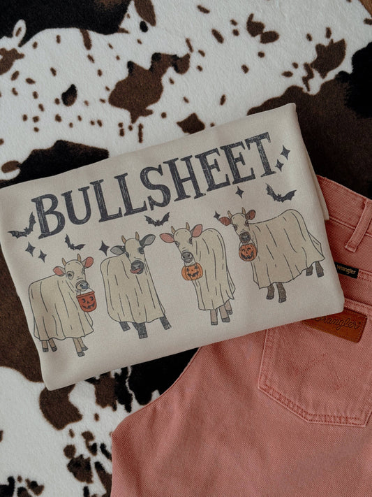 Bull-Sheet Halloween Graphic T-Shirt