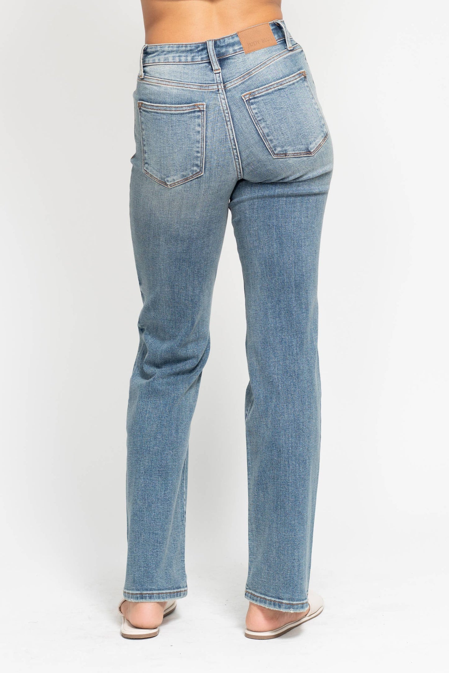 Judy Blue: The Maggie Straight Jean