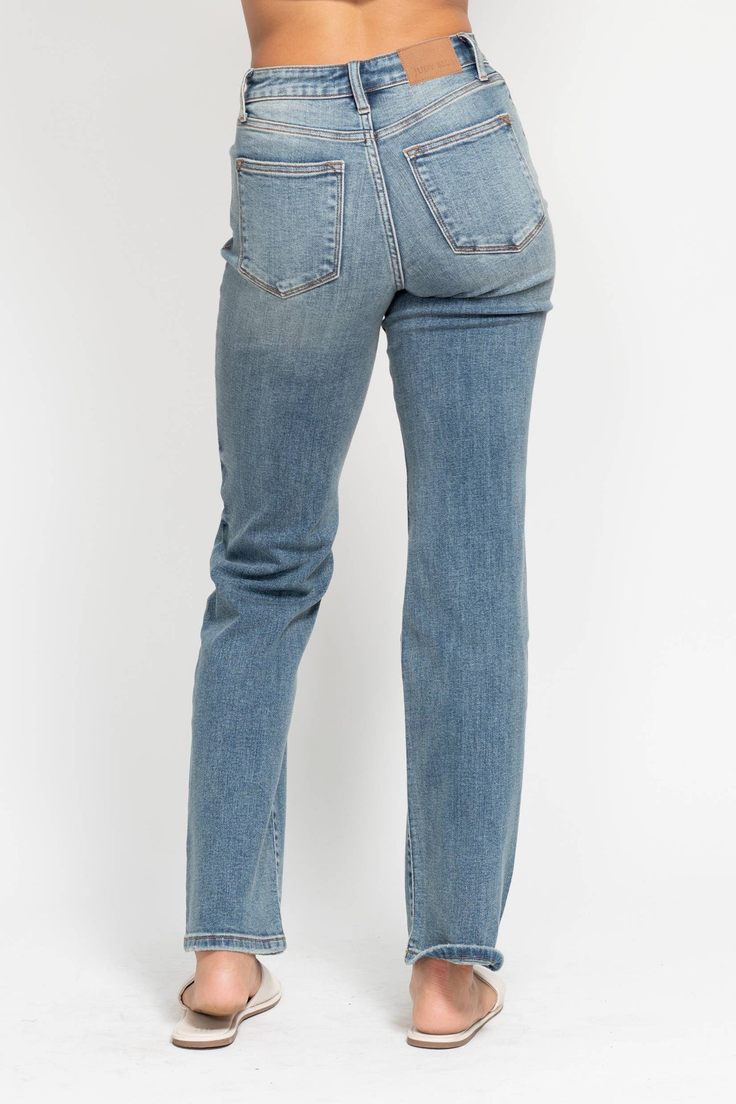 Judy Blue: The Maggie Straight Jean